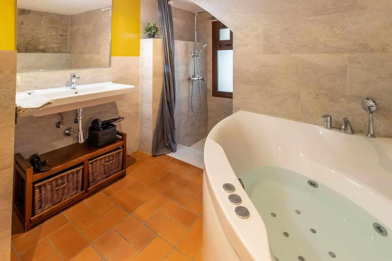 Can Baiell Casa Rural En La Naturaleza Girona